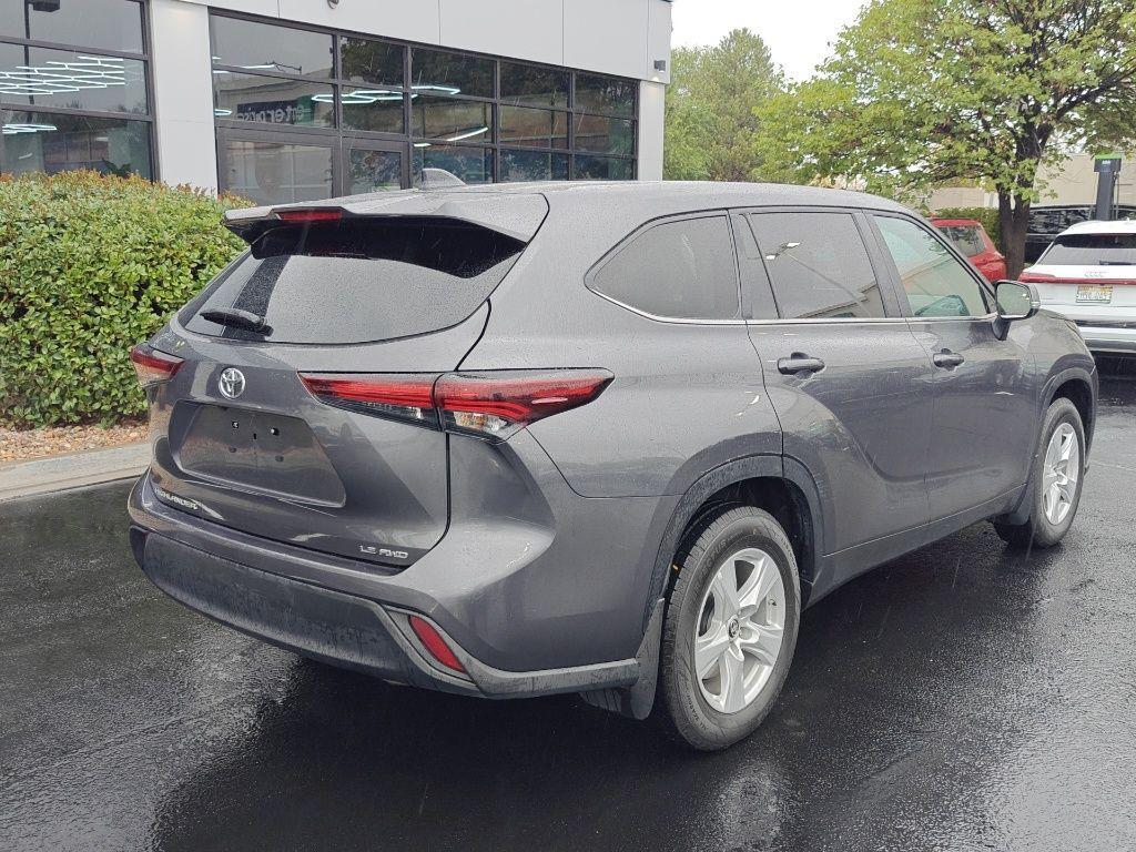 used 2024 Toyota Highlander car, priced at $34,192