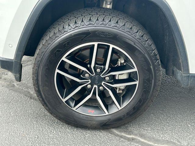 used 2020 Jeep Grand Cherokee car, priced at $22,849