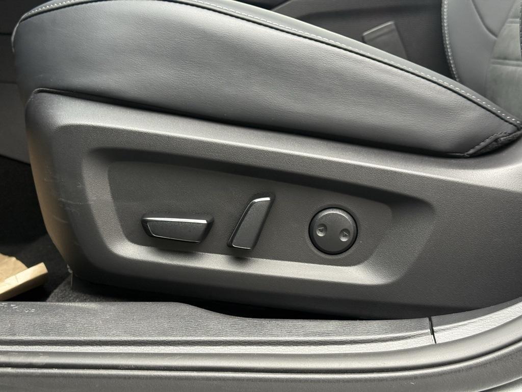 used 2025 Mitsubishi Outlander PHEV car, priced at $38,388