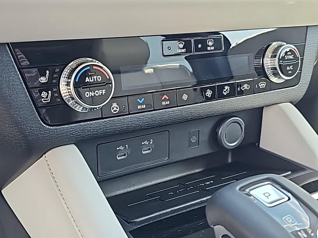 new 2025 Mitsubishi Outlander car, priced at $38,532