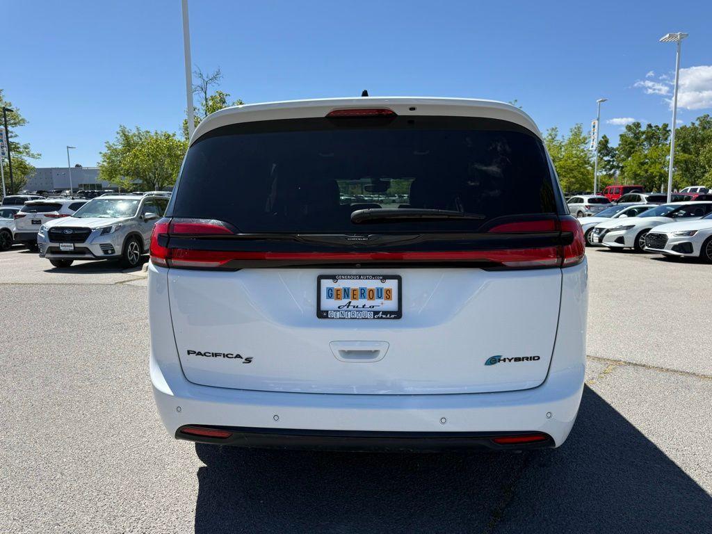 used 2024 Chrysler Pacifica Hybrid car, priced at $29,672