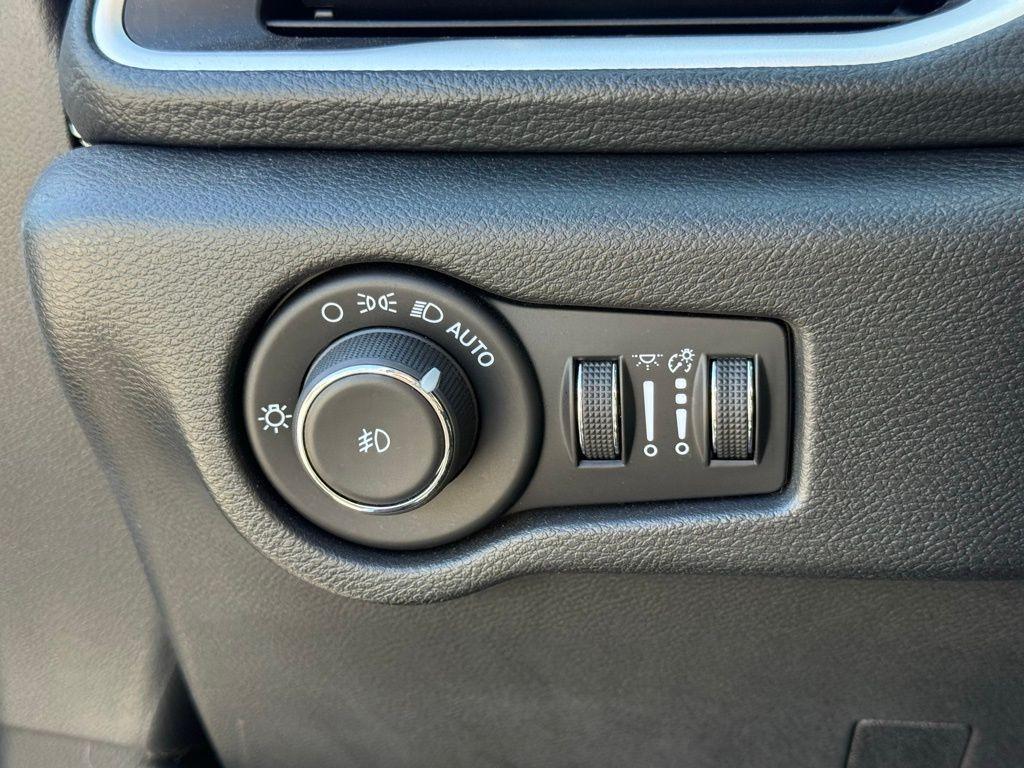 used 2024 Chrysler Pacifica Hybrid car, priced at $29,672