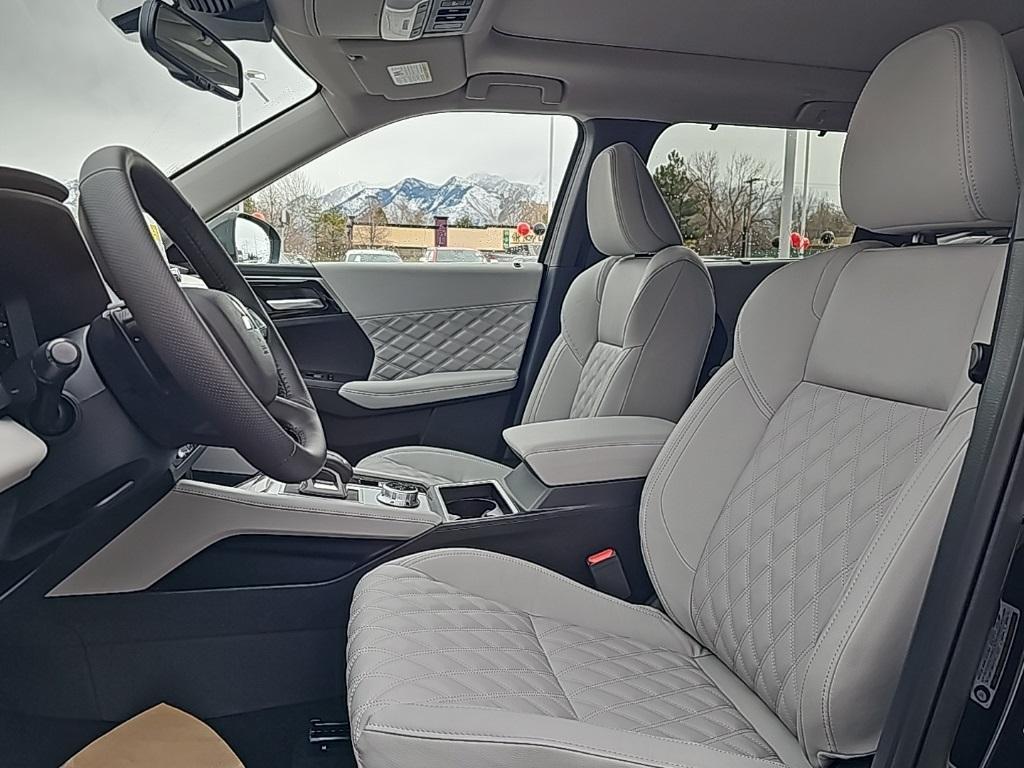 new 2025 Mitsubishi Outlander PHEV car, priced at $41,905