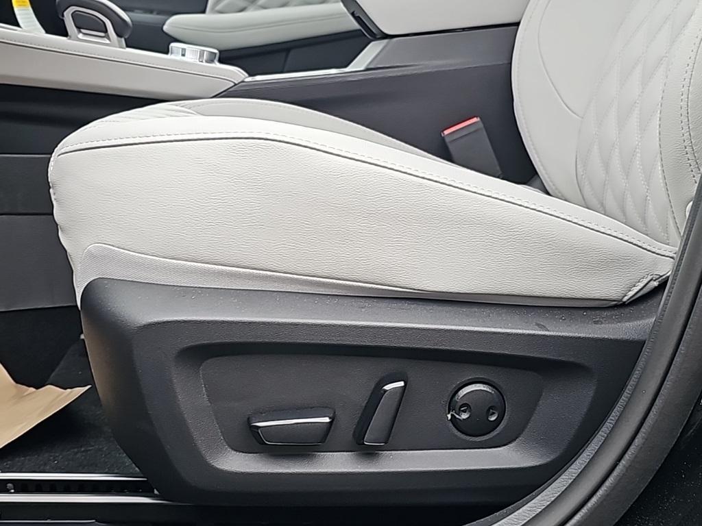 new 2025 Mitsubishi Outlander PHEV car, priced at $41,905