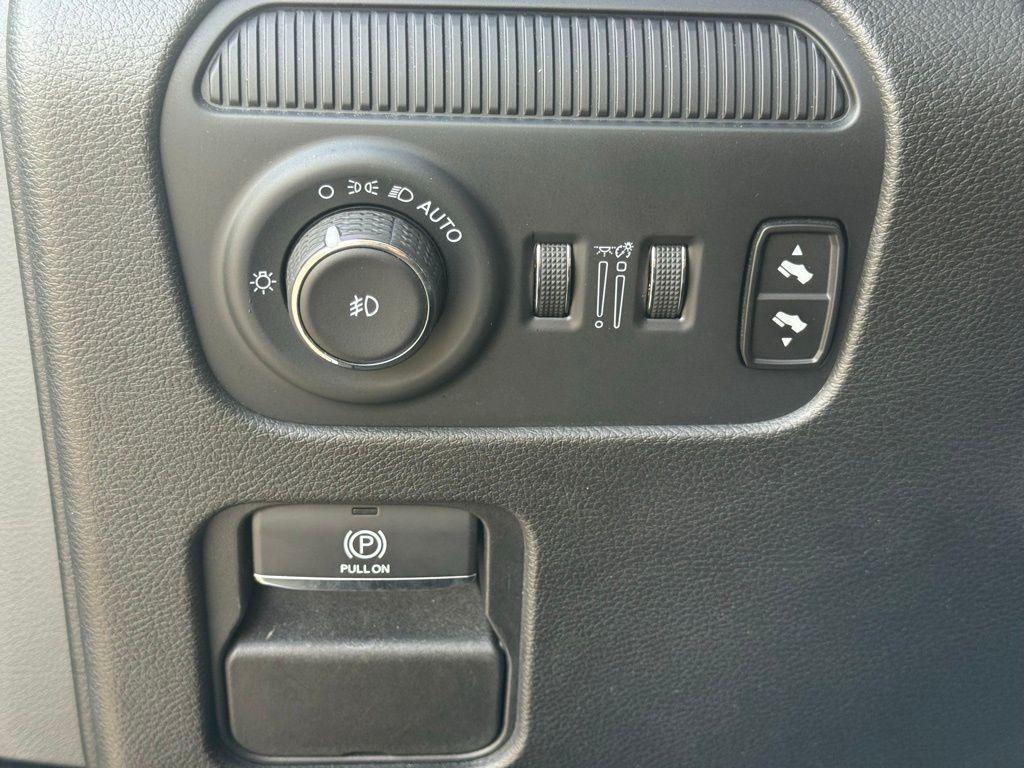 used 2024 Jeep Wagoneer car, priced at $40,128
