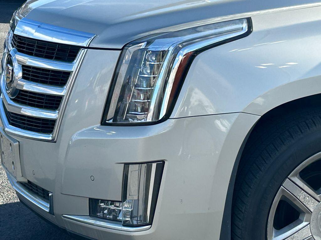 used 2015 Cadillac Escalade car, priced at $20,377