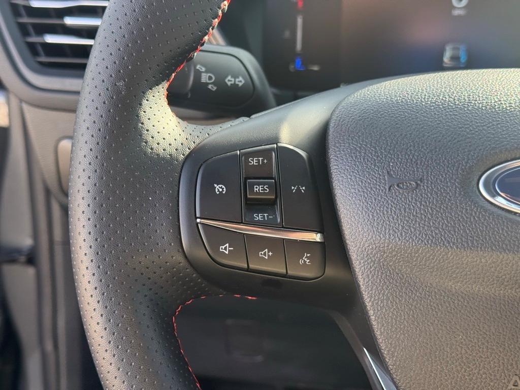 used 2025 Ford Escape car, priced at $24,861