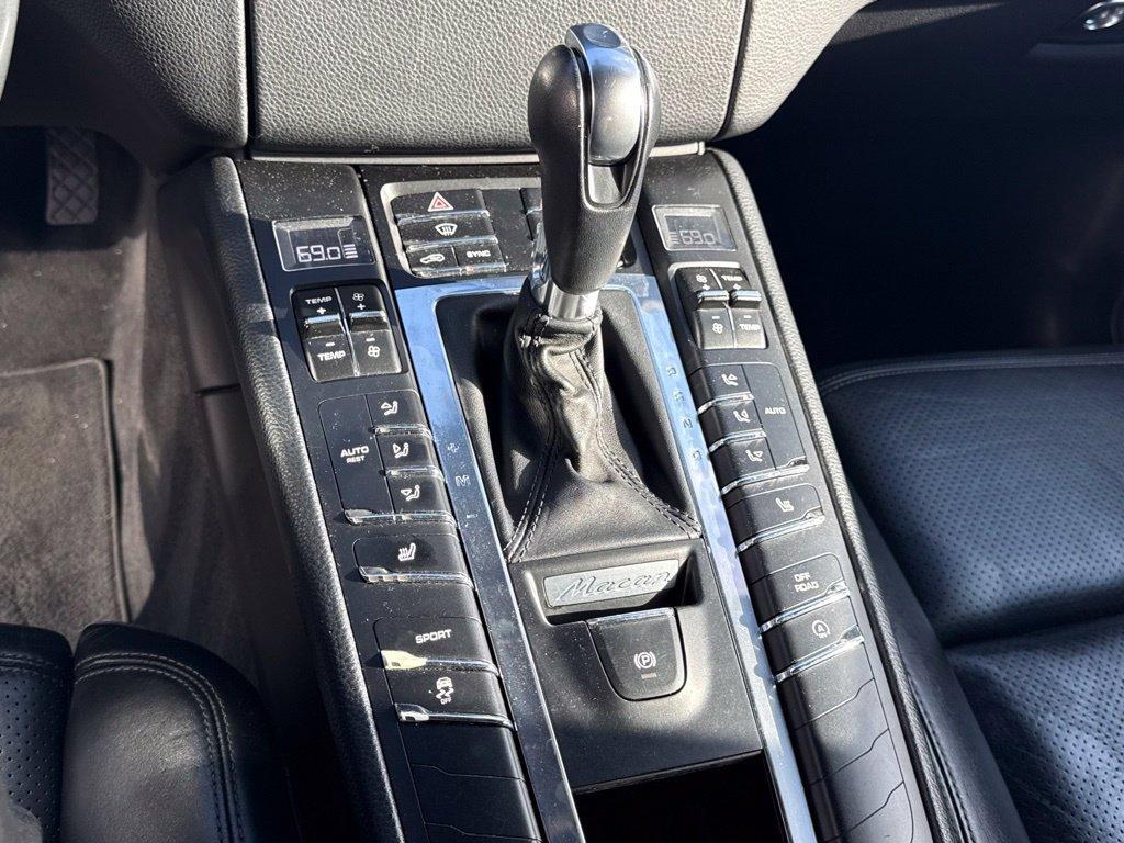 Porsche Macan view 19