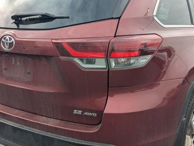 used 2019 Toyota Highlander car, priced at $17,888
