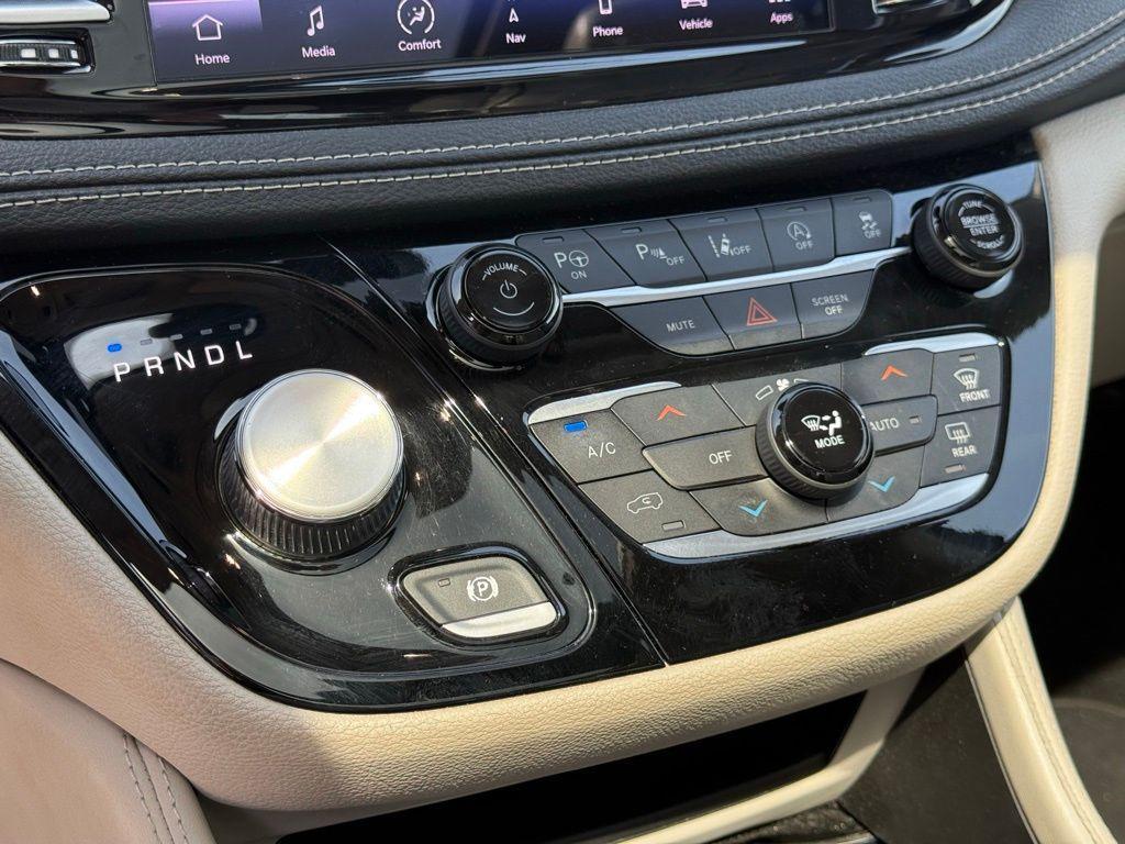 used 2021 Chrysler Pacifica car, priced at $31,900
