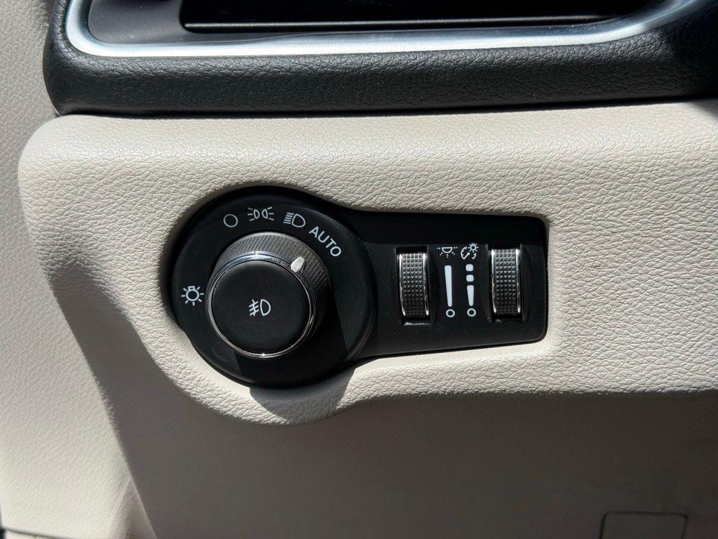 used 2021 Chrysler Pacifica car, priced at $31,900