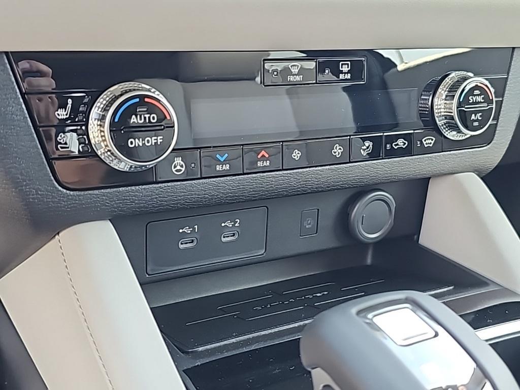 new 2025 Mitsubishi Outlander car, priced at $38,655