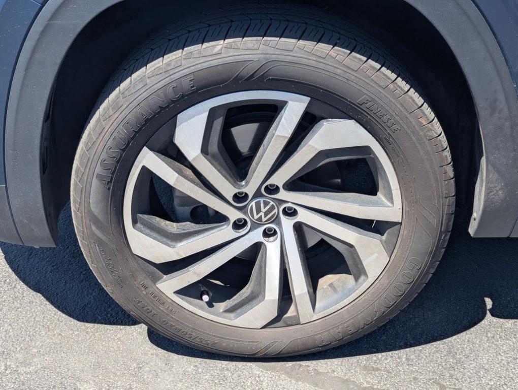 used 2021 Volkswagen Atlas car, priced at $25,366