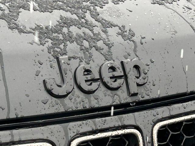 used 2016 Jeep Grand Cherokee car, priced at $11,495