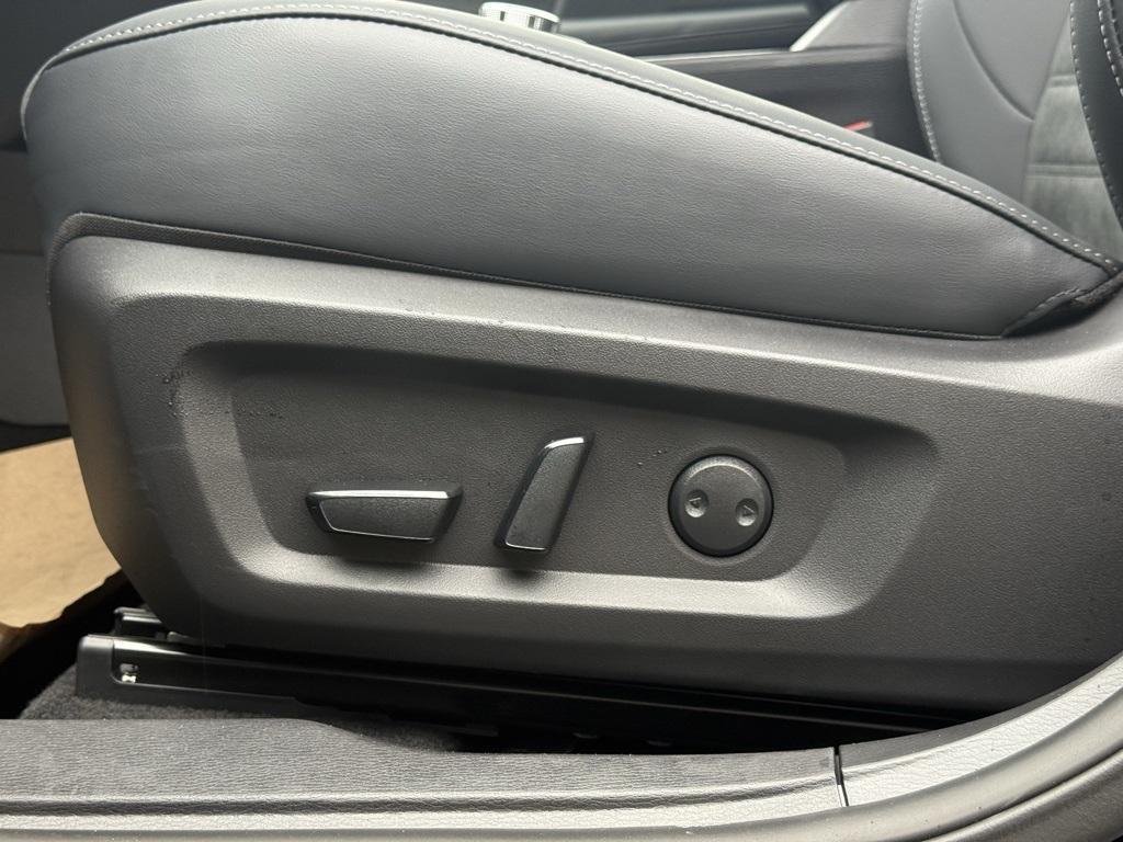 used 2025 Mitsubishi Outlander PHEV car, priced at $38,388