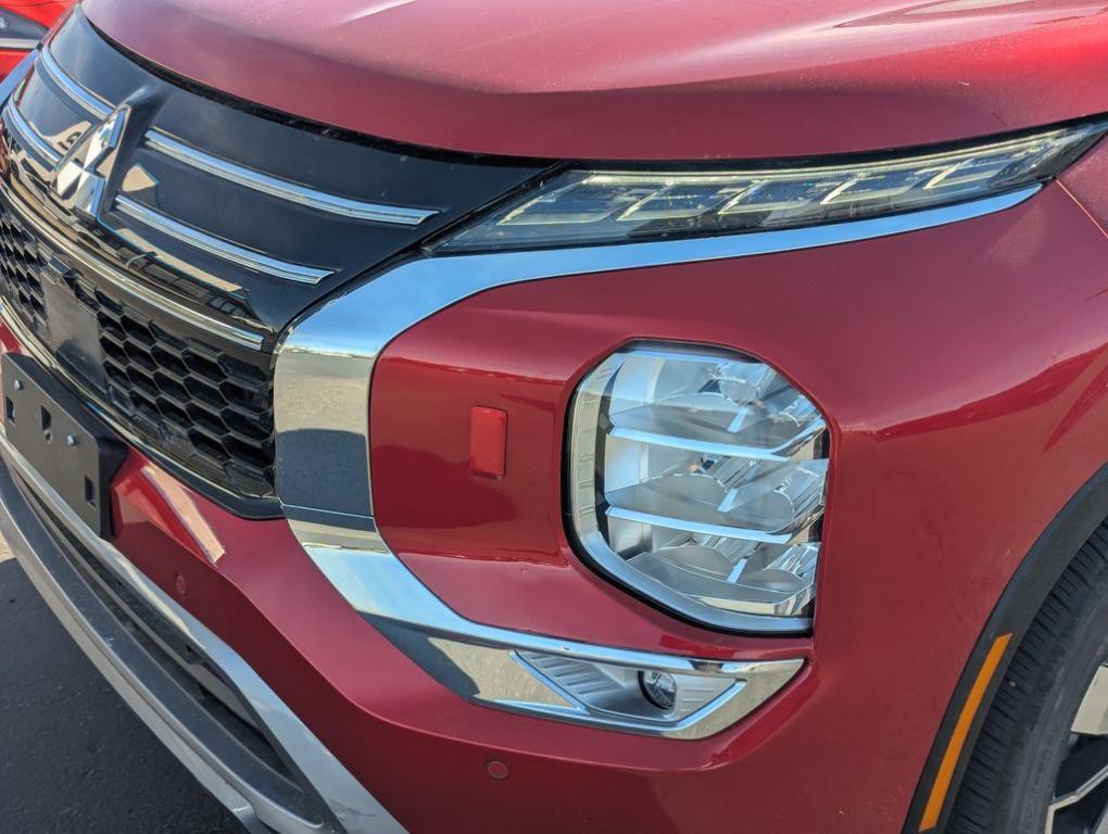 used 2025 Mitsubishi Outlander car, priced at $26,588