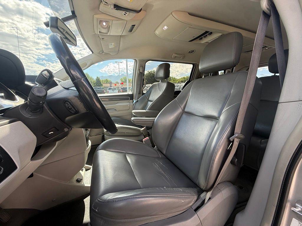 used 2010 Volkswagen Routan car, priced at $7,600