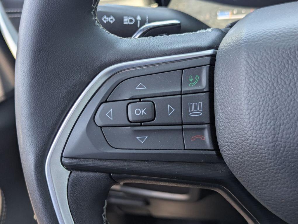 used 2025 Jeep Grand Cherokee car, priced at $38,166