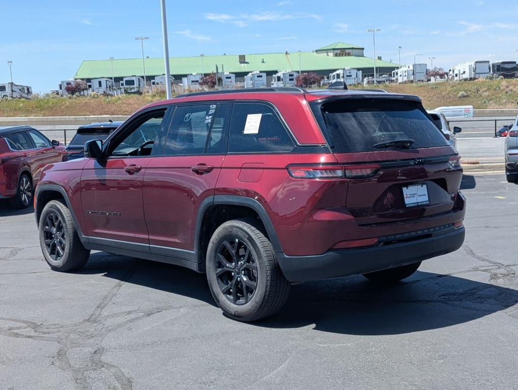 used 2025 Jeep Grand Cherokee car, priced at $38,166