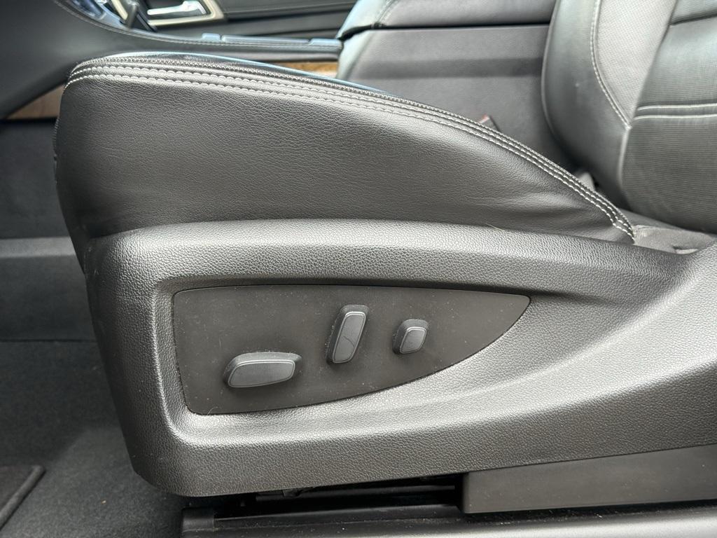 used 2019 GMC Yukon XL car, priced at $32,188