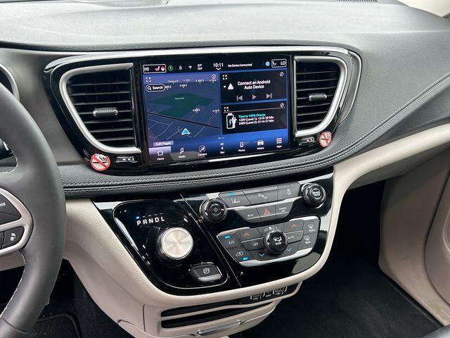 used 2024 Chrysler Pacifica Hybrid car, priced at $28,577