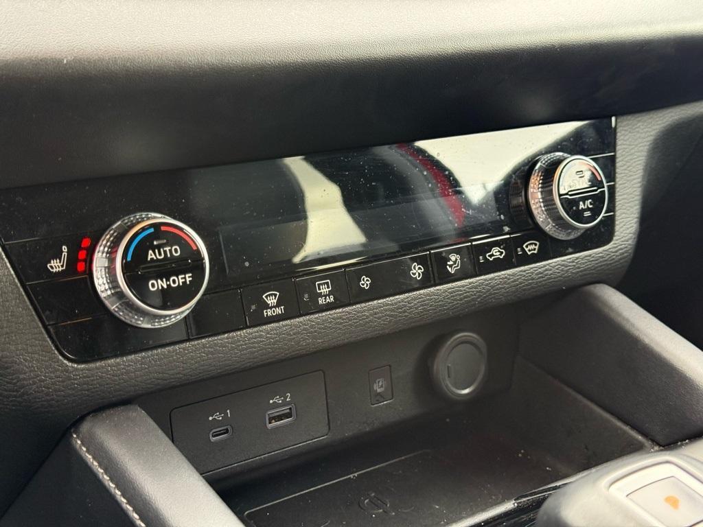 used 2024 Mitsubishi Outlander car, priced at $24,995