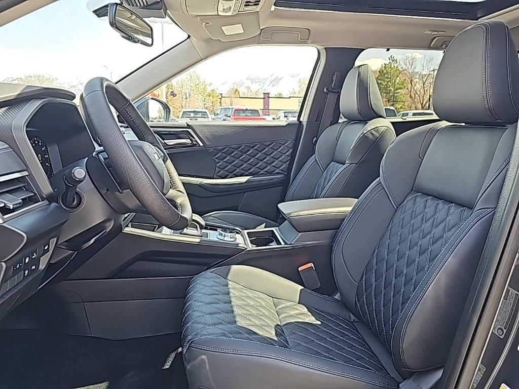 new 2025 Mitsubishi Outlander PHEV car, priced at $41,565