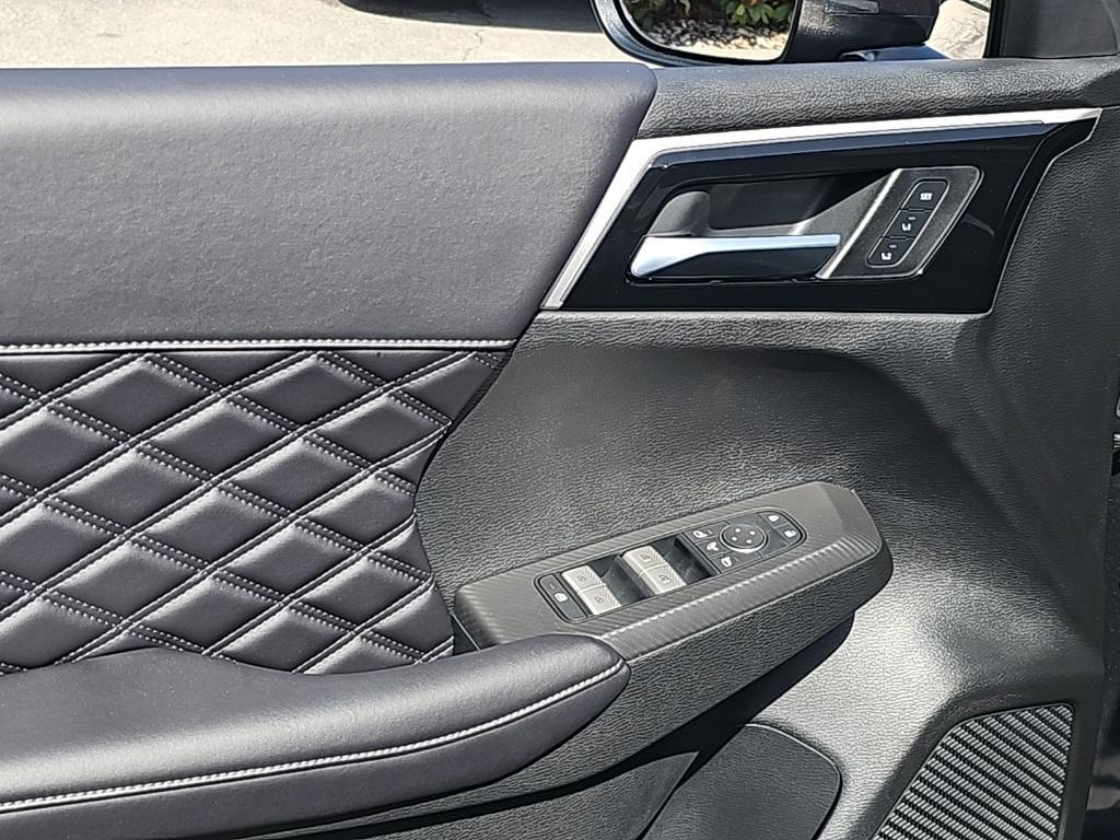 new 2025 Mitsubishi Outlander PHEV car, priced at $41,565