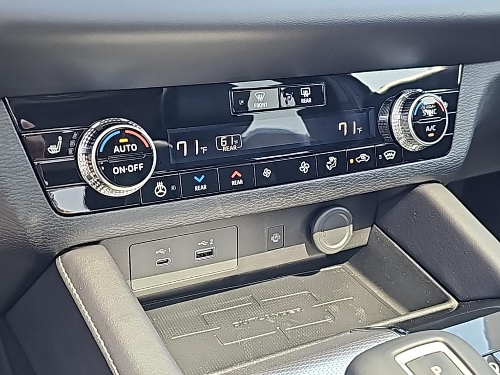 new 2025 Mitsubishi Outlander PHEV car, priced at $41,565