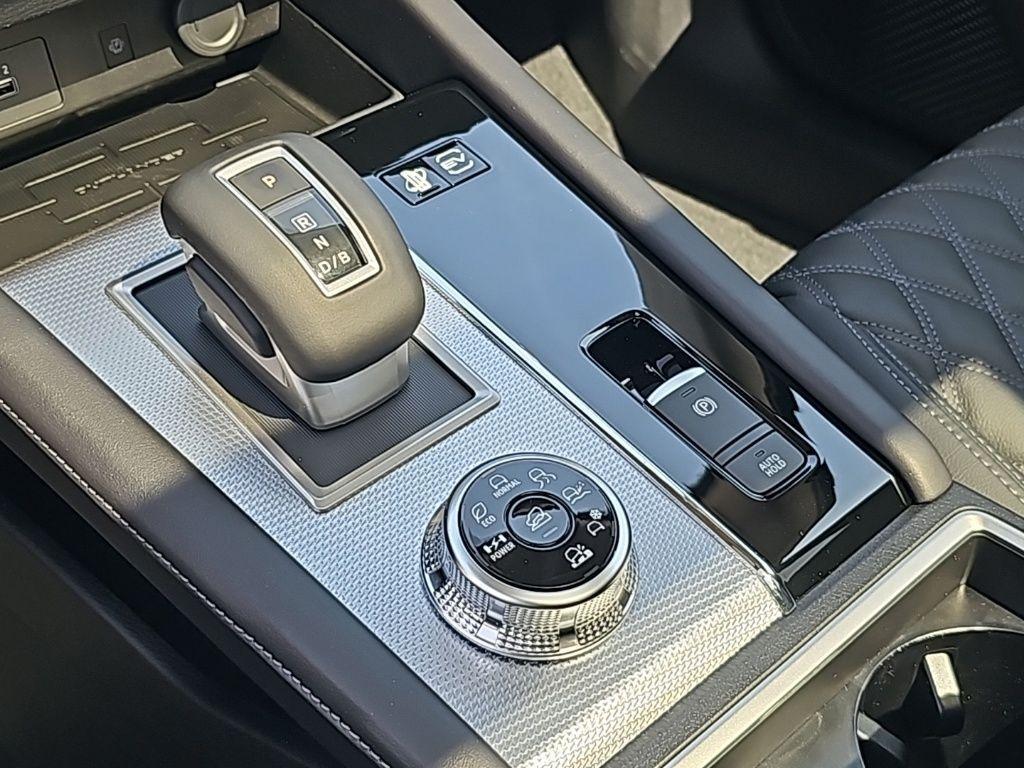 new 2025 Mitsubishi Outlander PHEV car, priced at $41,154