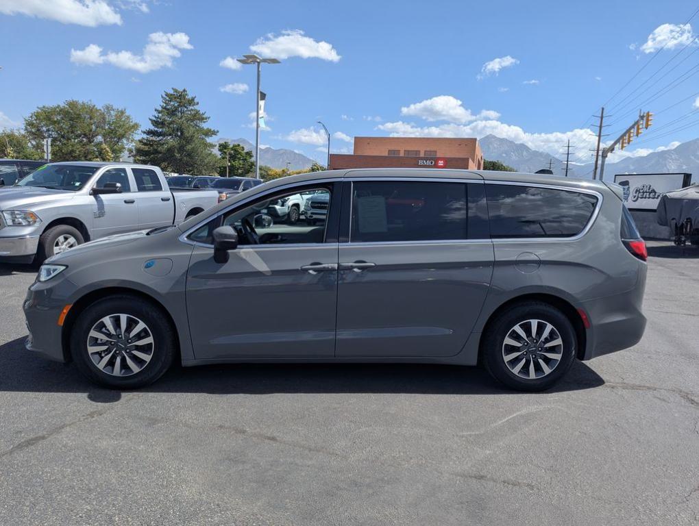 used 2023 Chrysler Pacifica Hybrid car, priced at $24,066