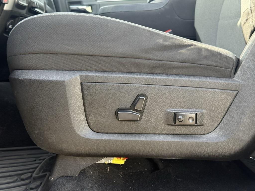 used 2023 Ram 1500 Classic car, priced at $31,244