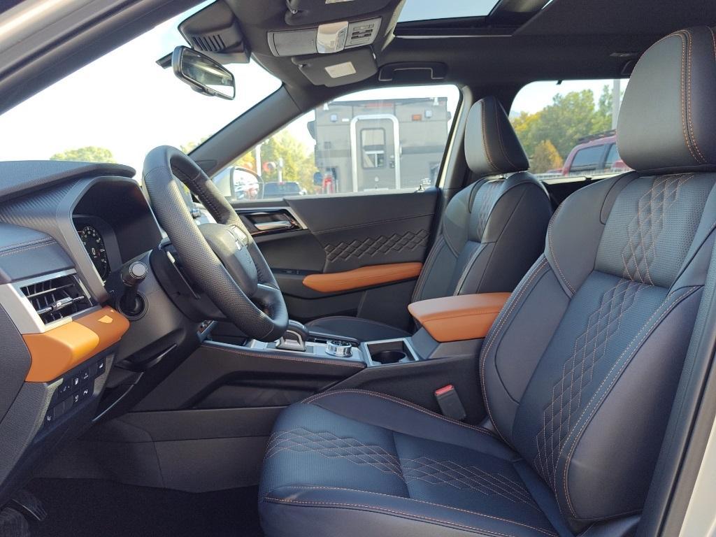 new 2025 Mitsubishi Outlander PHEV car, priced at $44,075