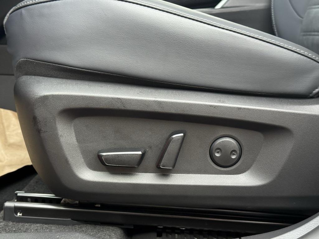 used 2025 Mitsubishi Outlander PHEV car, priced at $37,922