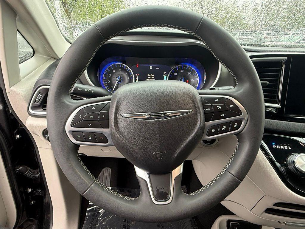 used 2023 Chrysler Pacifica car, priced at $23,627