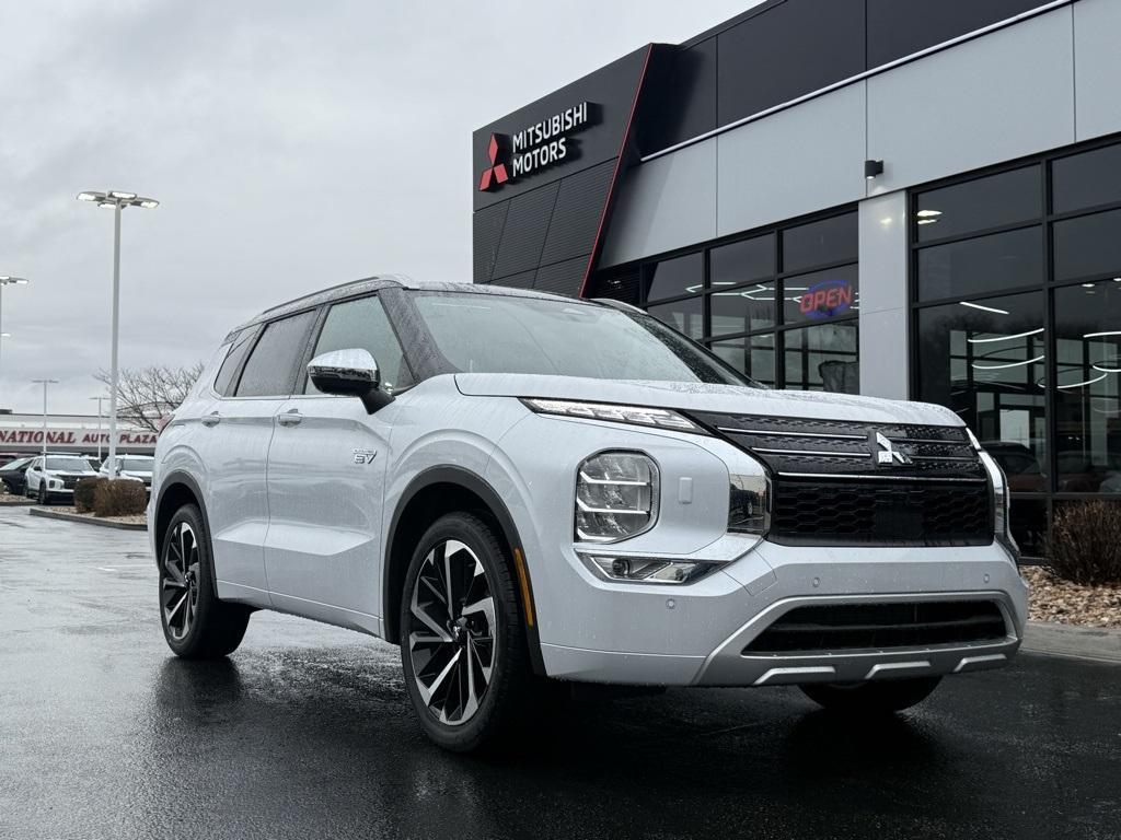used 2025 Mitsubishi Outlander PHEV car, priced at $39,550