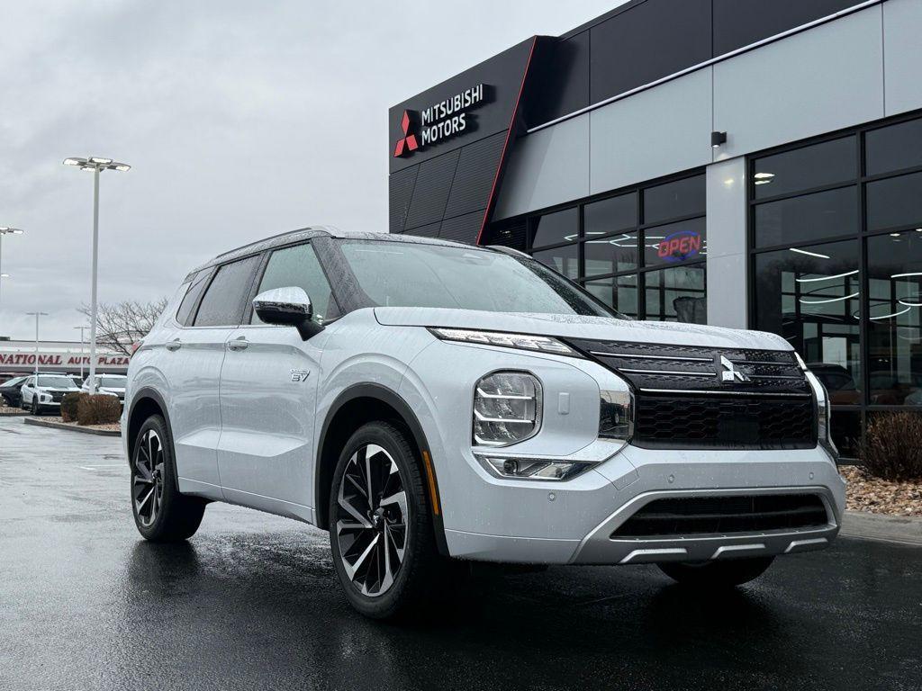 used 2025 Mitsubishi Outlander PHEV car, priced at $38,539