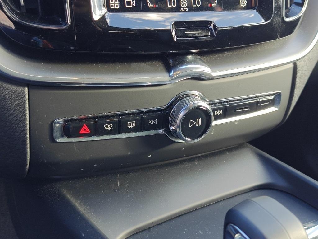 used 2025 Volvo XC60 car, priced at $33,622