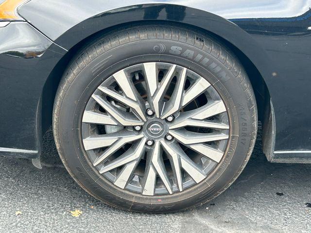 used 2023 Nissan Altima car, priced at $17,288
