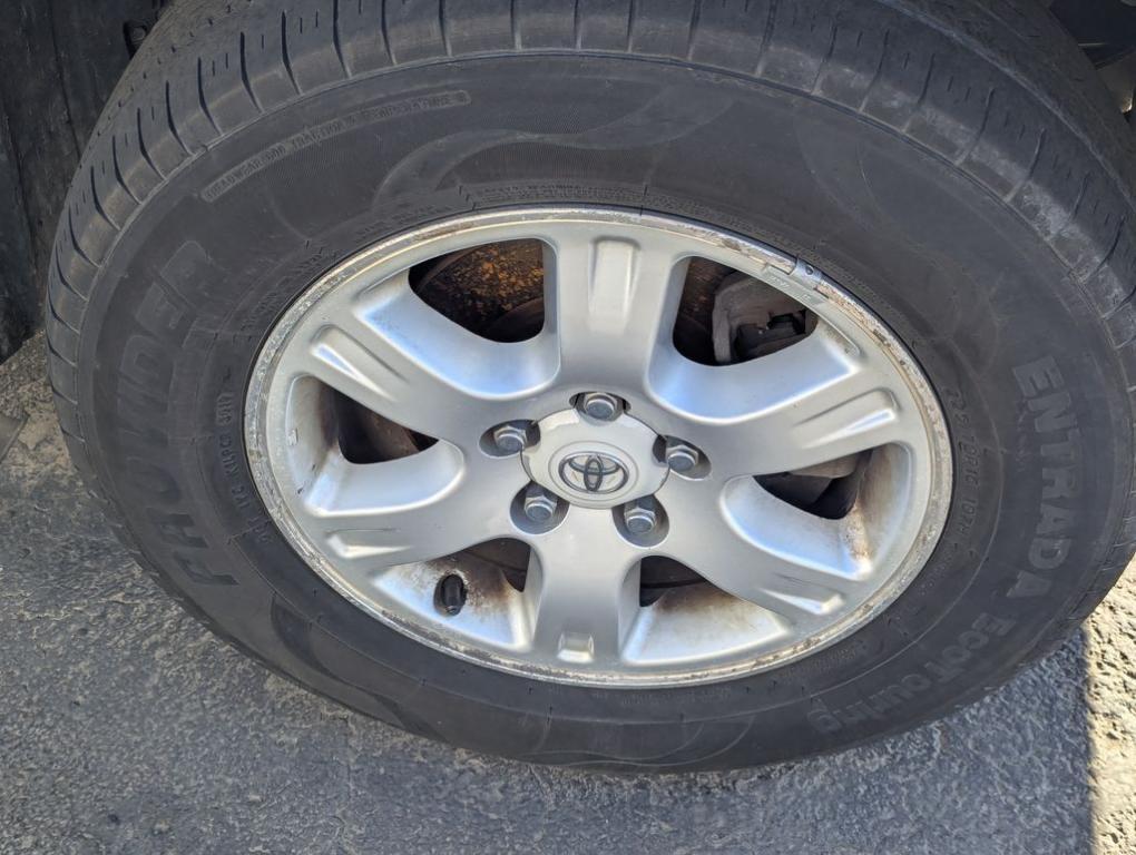 used 2001 Toyota Highlander car, priced at $3,988