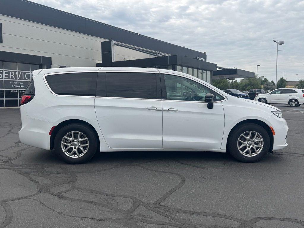 used 2024 Chrysler Pacifica car, priced at $26,581