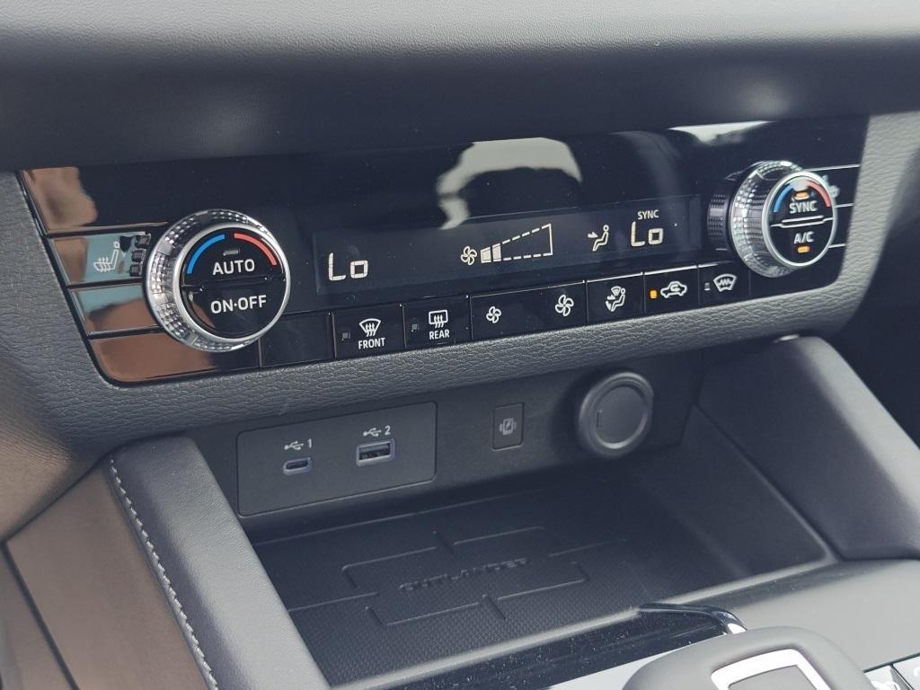 new 2025 Mitsubishi Outlander PHEV car, priced at $41,060