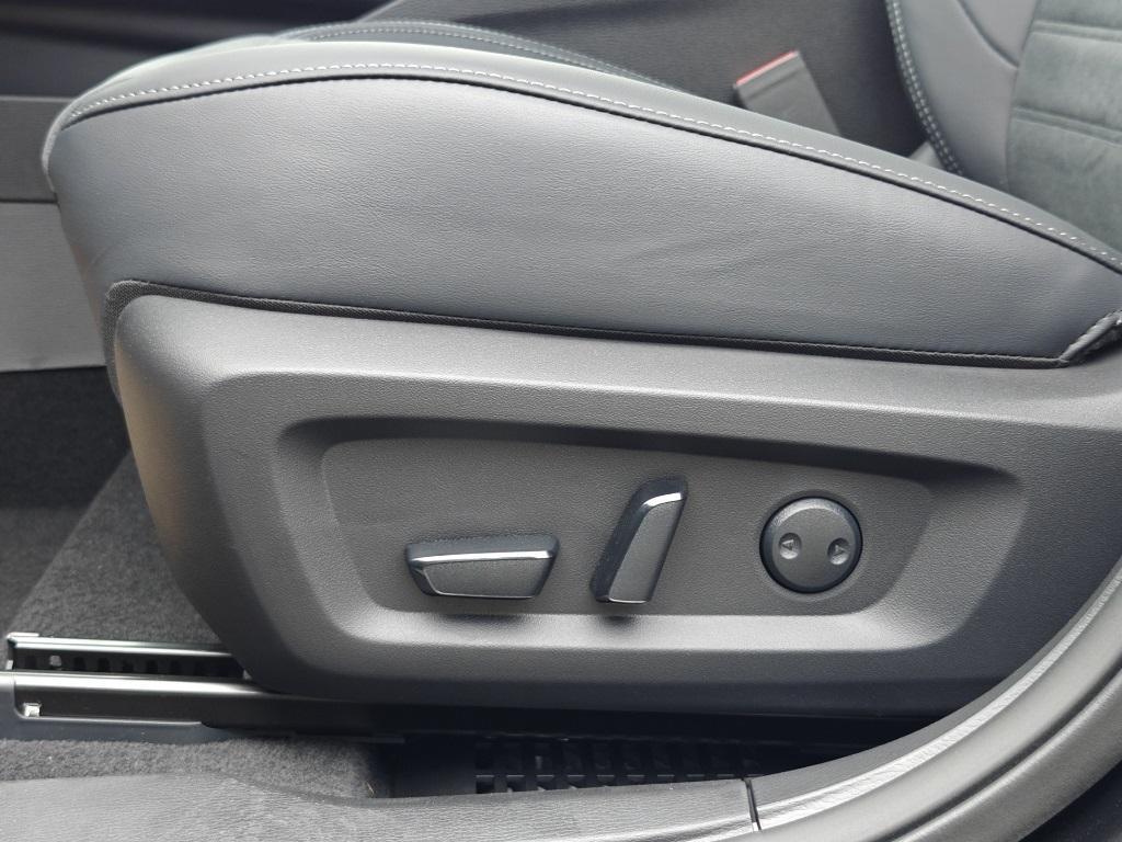 new 2025 Mitsubishi Outlander PHEV car, priced at $41,060