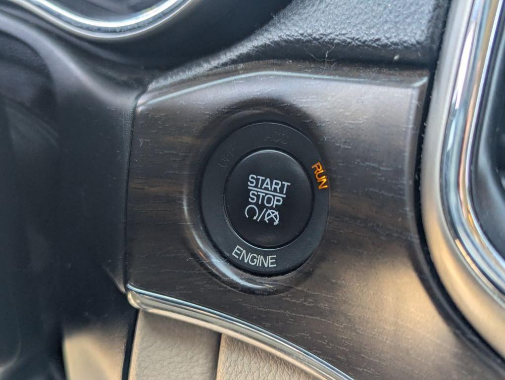 used 2014 Jeep Grand Cherokee car, priced at $13,560