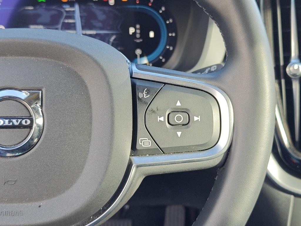 used 2025 Volvo XC60 car, priced at $33,622