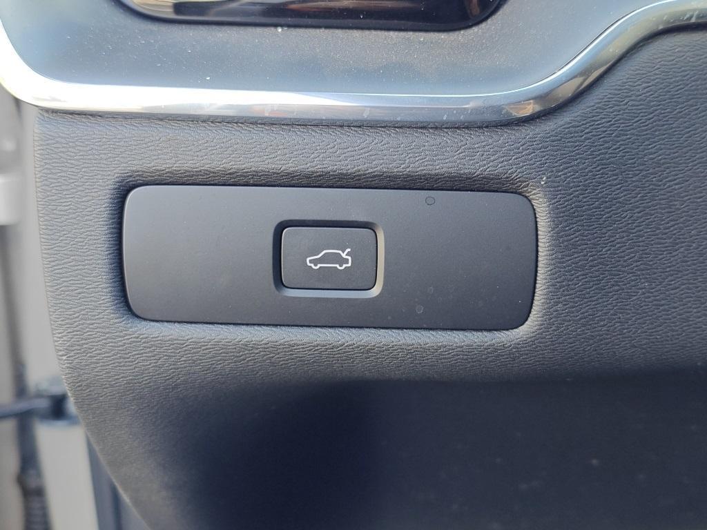 used 2025 Volvo XC60 car, priced at $33,622