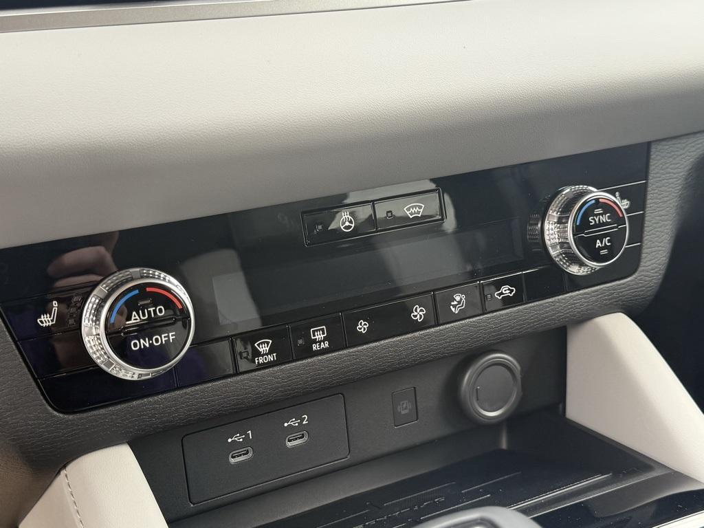 new 2026 Mitsubishi Outlander car, priced at $37,275