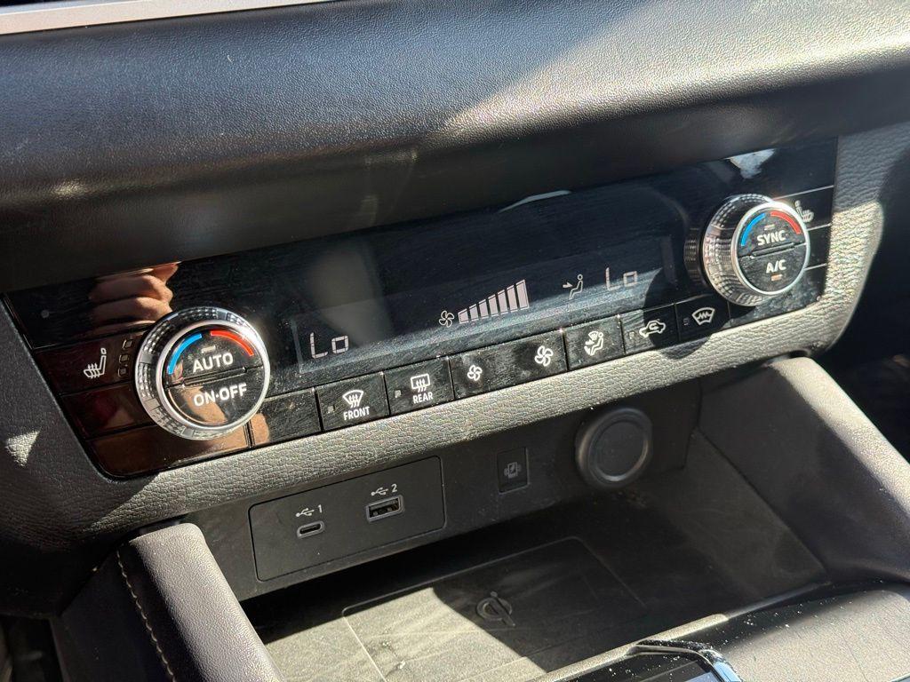 used 2024 Mitsubishi Outlander PHEV car, priced at $28,888