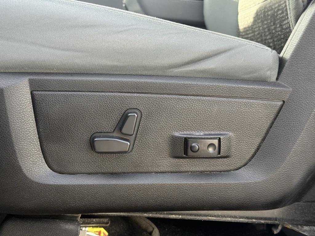 used 2019 Ram 1500 Classic car, priced at $26,673