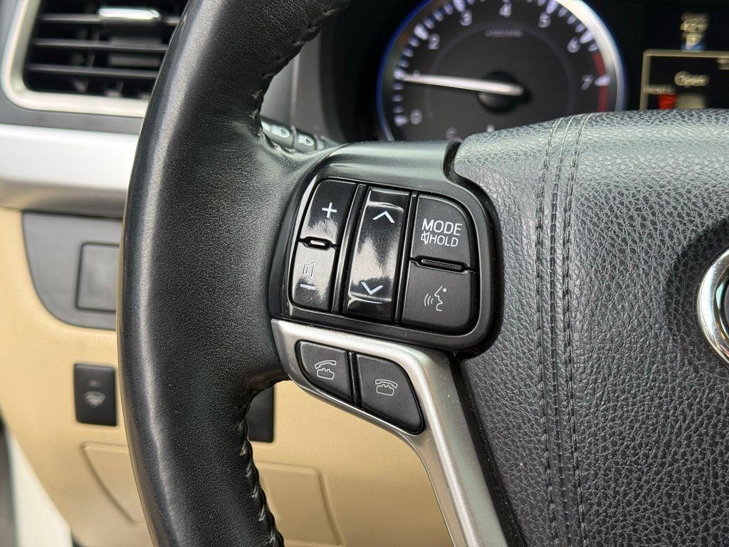 used 2015 Toyota Highlander car, priced at $15,488